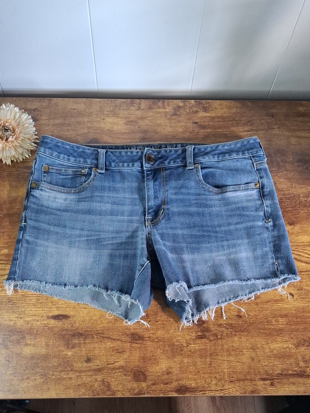 American Eagle Outfitters Blue Frayed Hem Denim Shortie Size 14 Super Stretch